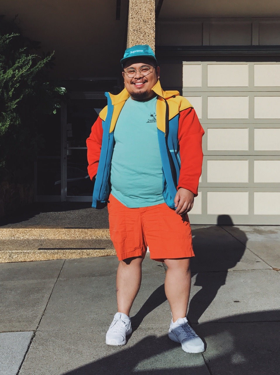 chubbyguyswag:
Baby, lemme bring you color to you life….